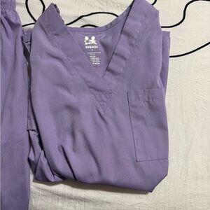 Dagacci Purple Scrub Set